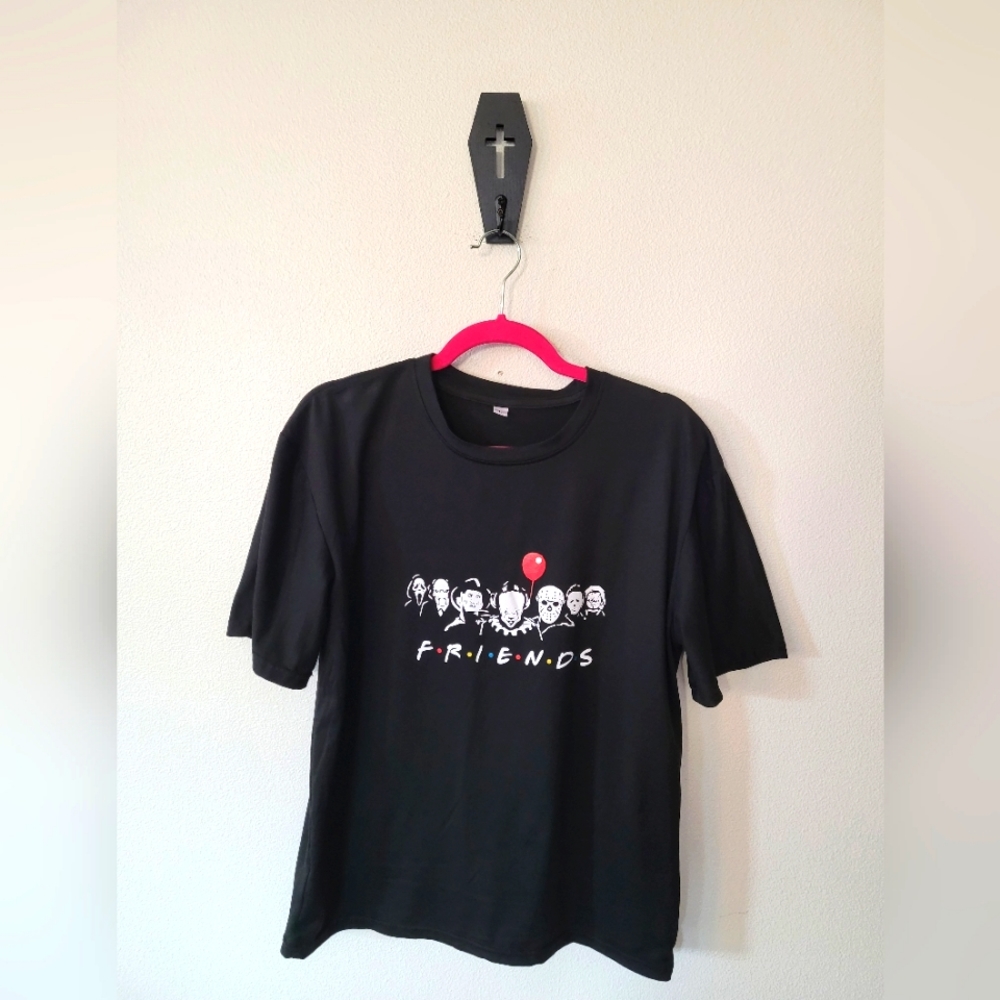 🎈 Womens Size L Creepy Halloween "Friends" T-Shirt New W/O tags🔪